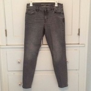 Old Navy curvy profile gray jeans. Size 10🌟